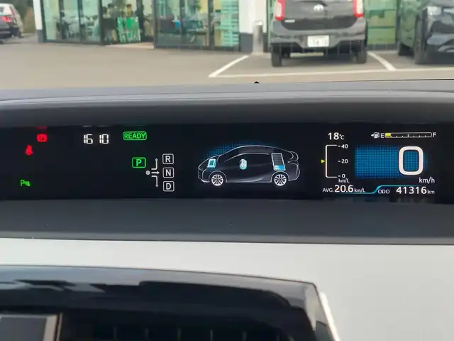 トヨタ プリウス Sセーフティプラス 東京都 2017(平29)年 4.2万km シルバーM Toyota Safety Sense P/・プリクラッシュセーフティシステム/・レーンディパーチャーアラート/・アダプティブハイビームシステム/・レーダークルーズコントロール/・コーナーセンサー/ヘッドアップディスプレイ/インテリジェントパーキングアシスト/プッシュスタート/純正ナビ/フルセグTV/バックカメラ/ETC2.0/ドライブレコーダー/LEDヘッドライト/ドアバイザー/15インチ純正アルミホイール/スマートキー