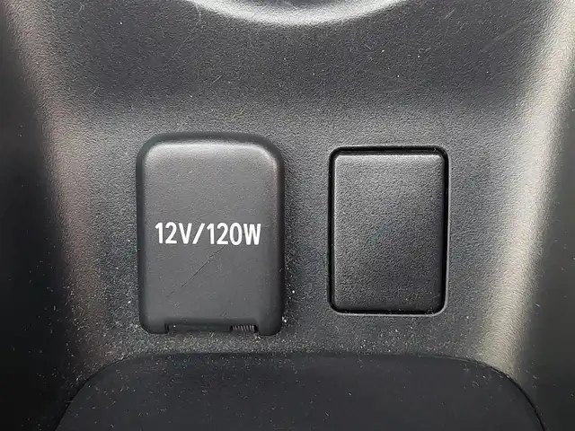 トヨタ プリウス Sセーフティプラス 東京都 2017(平29)年 4.2万km シルバーM Toyota Safety Sense P/・プリクラッシュセーフティシステム/・レーンディパーチャーアラート/・アダプティブハイビームシステム/・レーダークルーズコントロール/・コーナーセンサー/ヘッドアップディスプレイ/インテリジェントパーキングアシスト/プッシュスタート/純正ナビ/フルセグTV/バックカメラ/ETC2.0/ドライブレコーダー/LEDヘッドライト/ドアバイザー/15インチ純正アルミホイール/スマートキー