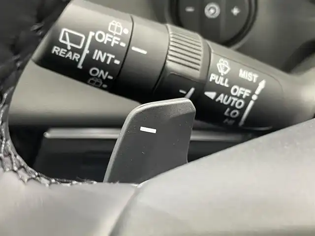 ホンダ ヴェゼル ハイブリッド e:HEV Z 鹿児島県 2025(令7)年 0.1千km クリスタルブラックパール Honda CONNECTディスプレー/ホンダセンシング/ワイヤレス充電器/バックカメラ/ブラインドスポットモニター/アダプティブドライビングビーム/後退出庫サポート/ブレーキホールド/横滑り防止装置/前後コーナーセンサー/パワーテールゲート/チップアップシート/運転席・助手席シートヒーター/本革巻きステアリング/ETC/禁煙車