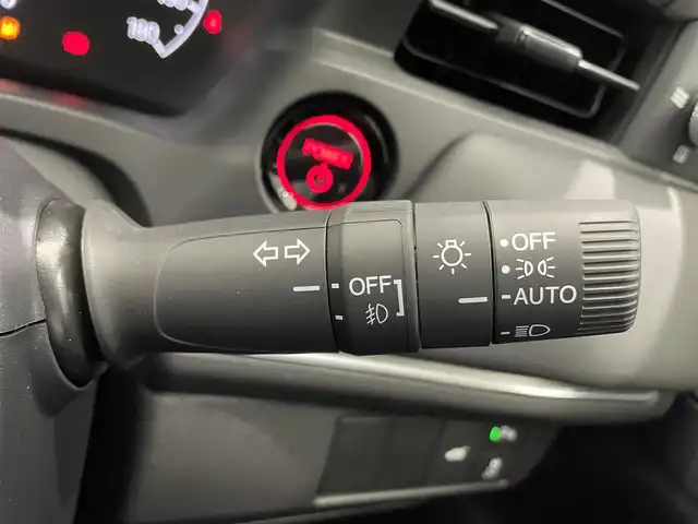 ホンダ ヴェゼル ハイブリッド e:HEV Z 鹿児島県 2025(令7)年 0.1千km クリスタルブラックパール Honda CONNECTディスプレー/ホンダセンシング/ワイヤレス充電器/バックカメラ/ブラインドスポットモニター/アダプティブドライビングビーム/後退出庫サポート/ブレーキホールド/横滑り防止装置/前後コーナーセンサー/パワーテールゲート/チップアップシート/運転席・助手席シートヒーター/本革巻きステアリング/ETC/禁煙車