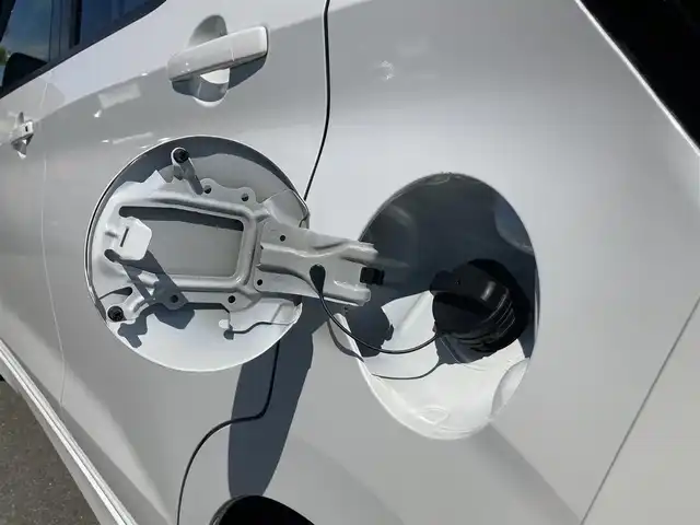 日産 デイズ ハイウェイスターX 静岡県 2020(令2)年 3万km ホワイトパール エマージェンシーブレーキ/純正9インチナビ(MM319D-L)/　AM FM CD DVD Bluetooth AUX/LEDオートヘッドランプ/前後方クリアランスソナー/純正14インチアルミホイール/革巻きステアリング/ステアリングスイッチ/スマートキー＆プッシュスタート/パーキングアシスト/アイドリングストップ/フルセグTV/アラウンドビューモニター
