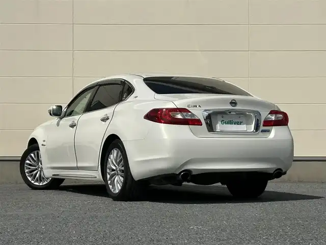 日産 シーマ 茨城県 2012(平24)年 8.6万km クリスタルホワイトパール 純正HDDナビ/フルセグ/バックカメラ/サイドカメラ/CD/DVD/純正18インチアルミホイール/黒革シート/前席シートヒーター/前席エアシート/前席パワーシート/クルーズコントロール/パワーバックドア/ビルトインETC/シガーライター/プッシュスタート/スマートキー