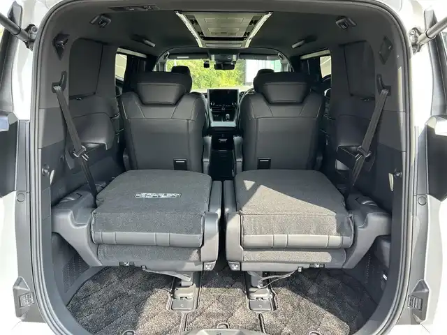 トヨタ アルファードハイブリット Z 鹿児島県 2024(令6)年 2.3万km プラチナホワイトパールマイカ 純正フリップダウンモニター/純正メモリナビ/　　CD/DVD/BT/フルセグ/アラウンドビューモニター/両側パワースライドドア/LEDヘッドライト/レザーシート/純正18インチアルミホイール/純正ビルトインETC2.0/オットマン/電動リアゲート/社外ドライブレコーダー