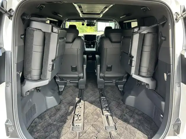 トヨタ アルファードハイブリット Z 鹿児島県 2024(令6)年 2.3万km プラチナホワイトパールマイカ 純正フリップダウンモニター/純正メモリナビ/　　CD/DVD/BT/フルセグ/アラウンドビューモニター/両側パワースライドドア/LEDヘッドライト/レザーシート/純正18インチアルミホイール/純正ビルトインETC2.0/オットマン/電動リアゲート/社外ドライブレコーダー