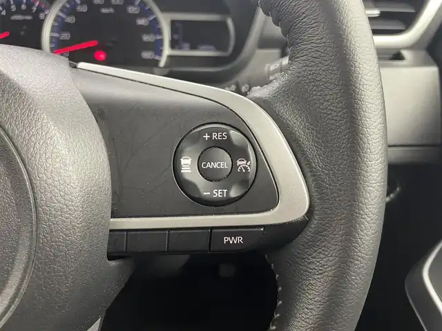 トヨタ ルーミー カスタムG 富山県 2023(令5)年 1.4万km ブラックマイカメタリック 純正9型ディスプレイオーディオ/（AM/FM/BT/USB/フルセグ）/バックカメラ/両側パワースライドドア/衝突被害軽減システム/レーダークルーズコントロール/レーンキープアシスト/コーナーセンサー/横滑り防止装置/アイドリングストップ/オートLEDライト/純正アルミホイール/純正フロアマット/オートホールド付電子パーキング/革巻きステアリング/ステアリングスイッチ/スマートキー/スペアキー