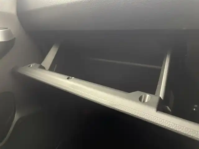 トヨタ ルーミー カスタムG 富山県 2023(令5)年 1.4万km ブラックマイカメタリック 純正9型ディスプレイオーディオ/（AM/FM/BT/USB/フルセグ）/バックカメラ/両側パワースライドドア/衝突被害軽減システム/レーダークルーズコントロール/レーンキープアシスト/コーナーセンサー/横滑り防止装置/アイドリングストップ/オートLEDライト/純正アルミホイール/純正フロアマット/オートホールド付電子パーキング/革巻きステアリング/ステアリングスイッチ/スマートキー/スペアキー