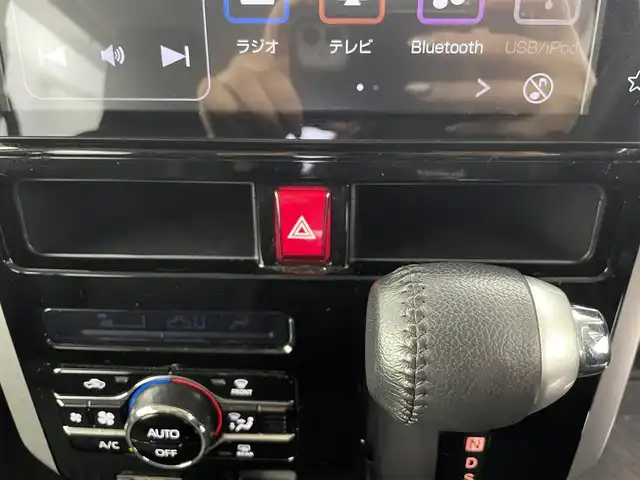 トヨタ ルーミー カスタムG 富山県 2023(令5)年 1.4万km ブラックマイカメタリック 純正9型ディスプレイオーディオ/（AM/FM/BT/USB/フルセグ）/バックカメラ/両側パワースライドドア/衝突被害軽減システム/レーダークルーズコントロール/レーンキープアシスト/コーナーセンサー/横滑り防止装置/アイドリングストップ/オートLEDライト/純正アルミホイール/純正フロアマット/オートホールド付電子パーキング/革巻きステアリング/ステアリングスイッチ/スマートキー/スペアキー