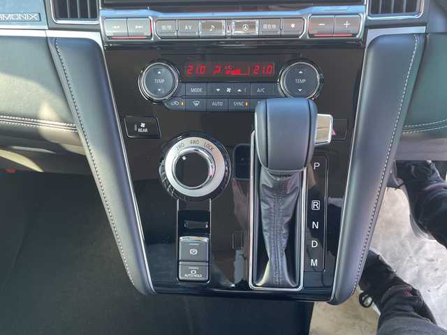 三菱 デリカＤ：５ シャモニー 石川県 2025(令7)年 0.1千km 黒Ⅱ 登録未使用車/禁煙車/4WD　/e-Assist/D:5専用アルパイン11位インチナビ/　　AM/FM/CD/DVD/フルセグ/BT/HDMI/USB/バックモニター/両側パワースライドドア/パワーバックドア/レーダークルーズコントロール/LEDオートライト/オートマチックハイビーム/ハーフレザーシート/前席シートヒーター/純正18インチアルミホイール/電動パーキングブレーキ/オートホールドブレーキ/パドルシフト/ハンドルヒーター/アイドリングストップ/ブラインドスポットモニター/スペアキー/スマートキー