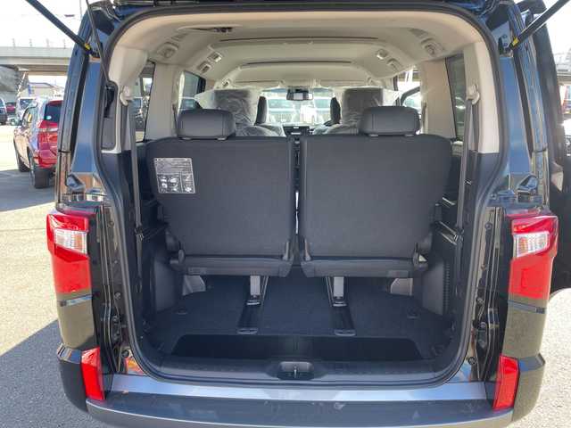 三菱 デリカＤ：５ シャモニー 石川県 2025(令7)年 0.1千km 黒Ⅱ 登録未使用車/禁煙車/4WD　/e-Assist/D:5専用アルパイン11位インチナビ/　　AM/FM/CD/DVD/フルセグ/BT/HDMI/USB/バックモニター/両側パワースライドドア/パワーバックドア/レーダークルーズコントロール/LEDオートライト/オートマチックハイビーム/ハーフレザーシート/前席シートヒーター/純正18インチアルミホイール/電動パーキングブレーキ/オートホールドブレーキ/パドルシフト/ハンドルヒーター/アイドリングストップ/ブラインドスポットモニター/スペアキー/スマートキー