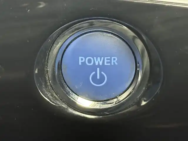 トヨタ プリウス S ツーリングセレクション 愛知県 2016(平28)年 4.8万km ホワイトパールクリスタルシャイン 純正ナビ/バックカメラ/レザーシート/プリクラッシュセーフティシステム/レーダークルーズコントロール/TRDエアロ＆マフラー/TOM’ｓ17インチアルミホイール/LEDヘッドライト/フルセグTV/ドライブレコーダー/シートヒーター/スマートキー/プッシュスタート/電動格納ミラー/ETC/Bluetooth/CD/DVD再生