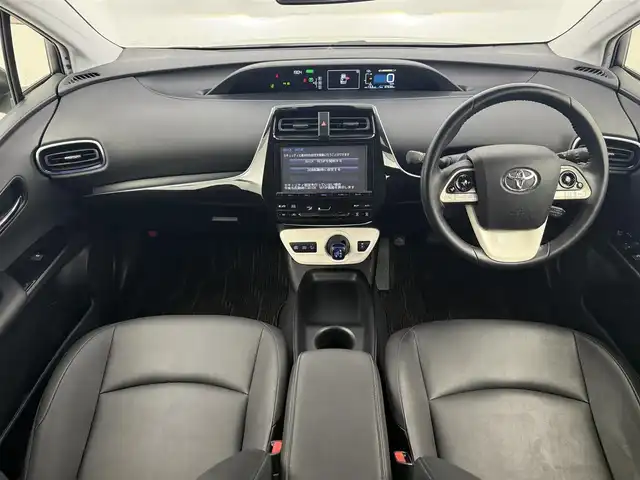 トヨタ プリウス S ツーリングセレクション 愛知県 2016(平28)年 4.8万km ホワイトパールクリスタルシャイン 純正ナビ/バックカメラ/レザーシート/プリクラッシュセーフティシステム/レーダークルーズコントロール/TRDエアロ＆マフラー/TOM’ｓ17インチアルミホイール/LEDヘッドライト/フルセグTV/ドライブレコーダー/シートヒーター/スマートキー/プッシュスタート/電動格納ミラー/ETC/Bluetooth/CD/DVD再生