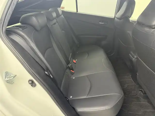 トヨタ プリウス S ツーリングセレクション 愛知県 2016(平28)年 4.8万km ホワイトパールクリスタルシャイン 純正ナビ/バックカメラ/レザーシート/プリクラッシュセーフティシステム/レーダークルーズコントロール/TRDエアロ＆マフラー/TOM’ｓ17インチアルミホイール/LEDヘッドライト/フルセグTV/ドライブレコーダー/シートヒーター/スマートキー/プッシュスタート/電動格納ミラー/ETC/Bluetooth/CD/DVD再生