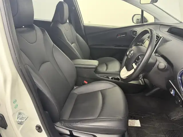 トヨタ プリウス S ツーリングセレクション 愛知県 2016(平28)年 4.8万km ホワイトパールクリスタルシャイン 純正ナビ/バックカメラ/レザーシート/プリクラッシュセーフティシステム/レーダークルーズコントロール/TRDエアロ＆マフラー/TOM’ｓ17インチアルミホイール/LEDヘッドライト/フルセグTV/ドライブレコーダー/シートヒーター/スマートキー/プッシュスタート/電動格納ミラー/ETC/Bluetooth/CD/DVD再生