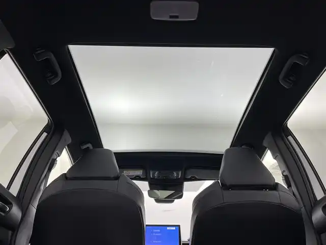 トヨタ カローラ クロス ハイブリッド Z 群馬県 2025(令7)年 0.1千km プラチナホワイトパールマイカ 登録済未使用車　純正１０．５型ディスプレイオーディオ　バックカメラ　パモラマルーフ　衝突軽減システム　アダプティブクルーズコントロール　レーンアシスト　パワバックドア　ビルトインＥＴＣ２．０　禁煙車