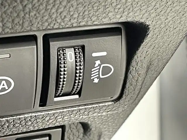 トヨタ カローラ クロス ハイブリッド Z 群馬県 2025(令7)年 0.1千km プラチナホワイトパールマイカ 登録済未使用車　純正１０．５型ディスプレイオーディオ　バックカメラ　パモラマルーフ　衝突軽減システム　アダプティブクルーズコントロール　レーンアシスト　パワバックドア　ビルトインＥＴＣ２．０　禁煙車