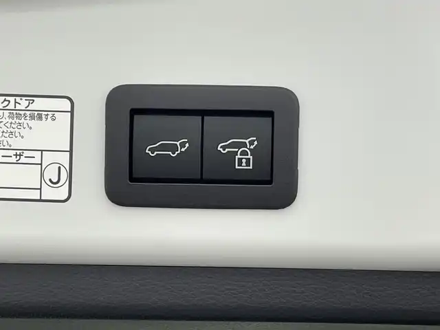 トヨタ カローラ クロス ハイブリッド Z 群馬県 2025(令7)年 0.1千km プラチナホワイトパールマイカ 登録済未使用車　純正１０．５型ディスプレイオーディオ　バックカメラ　パモラマルーフ　衝突軽減システム　アダプティブクルーズコントロール　レーンアシスト　パワバックドア　ビルトインＥＴＣ２．０　禁煙車