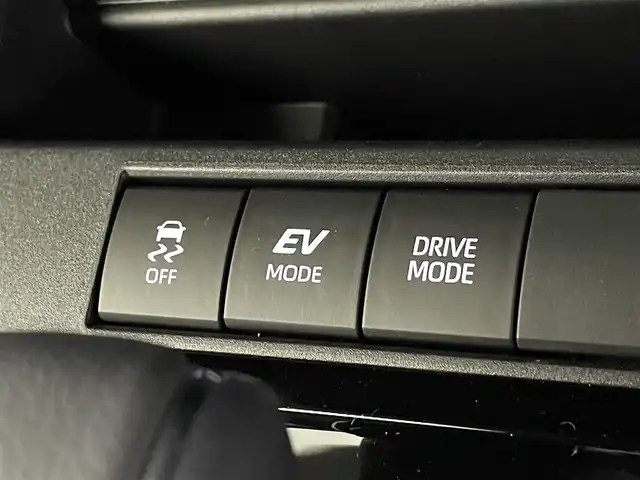 トヨタ カローラ クロス ハイブリッド Z 群馬県 2025(令7)年 0.1千km プラチナホワイトパールマイカ 登録済未使用車　純正１０．５型ディスプレイオーディオ　バックカメラ　パモラマルーフ　衝突軽減システム　アダプティブクルーズコントロール　レーンアシスト　パワバックドア　ビルトインＥＴＣ２．０　禁煙車