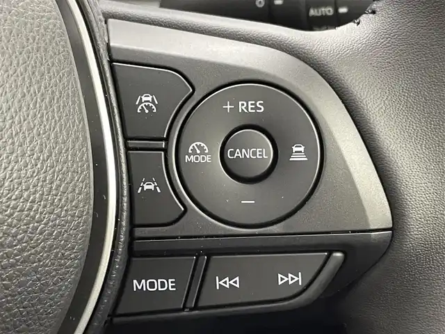 トヨタ カローラ クロス ハイブリッド Z 群馬県 2025(令7)年 0.1千km プラチナホワイトパールマイカ 登録済未使用車　純正１０．５型ディスプレイオーディオ　バックカメラ　パモラマルーフ　衝突軽減システム　アダプティブクルーズコントロール　レーンアシスト　パワバックドア　ビルトインＥＴＣ２．０　禁煙車