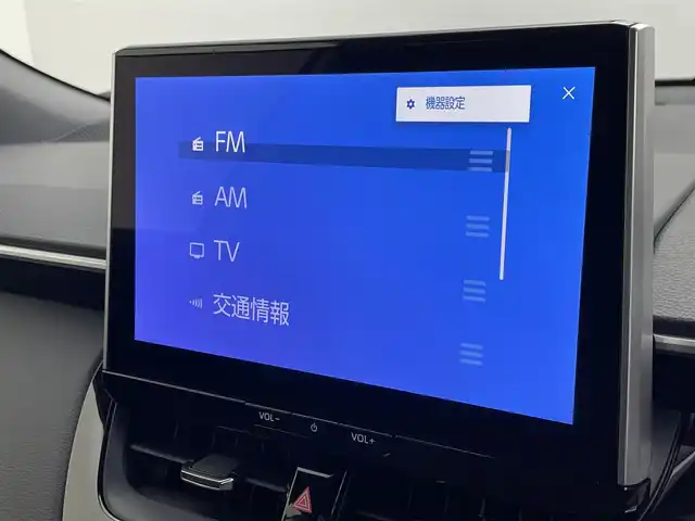 トヨタ カローラ クロス ハイブリッド Z 群馬県 2025(令7)年 0.1千km プラチナホワイトパールマイカ 登録済未使用車　純正１０．５型ディスプレイオーディオ　バックカメラ　パモラマルーフ　衝突軽減システム　アダプティブクルーズコントロール　レーンアシスト　パワバックドア　ビルトインＥＴＣ２．０　禁煙車