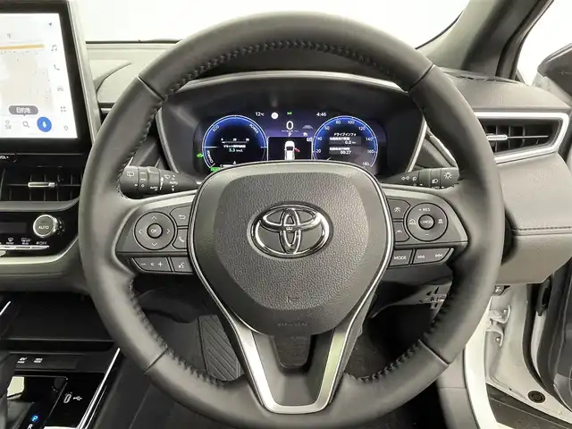 トヨタ カローラ クロス ハイブリッド Z 群馬県 2025(令7)年 0.1千km プラチナホワイトパールマイカ 登録済未使用車　純正１０．５型ディスプレイオーディオ　バックカメラ　パモラマルーフ　衝突軽減システム　アダプティブクルーズコントロール　レーンアシスト　パワバックドア　ビルトインＥＴＣ２．０　禁煙車