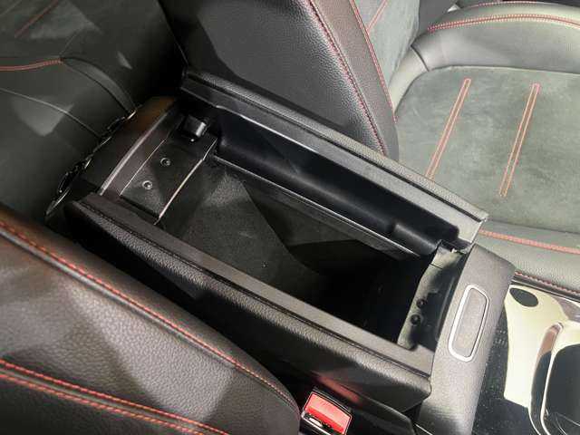 メルセデス・ベンツ Ａ２００ｄ AMGライン 千葉県 2020(令2)年 3.1万km イリジウムシルバー ACC　/半革シート　/ナビ　/TV　/Bカメラ　/Bluetooth接続　/電動シート　/シートヒーター　/LEDヘッドライト　/ハイビームアシストプラス　/アクティブパーキングアシスト　/衝突軽減B　/BSM　/LKA　/ETC