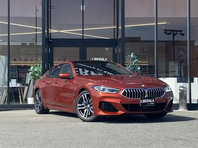 ＢＭＷ ８４０ｉ グランクーペ Mスポーツ 福岡県 2020(令2)年 3.1万km サンセットオレンジ ・サンルーフ/・アクティブクルーズコントロール/・純正ＨＤＤナビ／ＵＳＢ／Ｂｌｕｅｔｏｏｔｈ／ＡｐｐｌｅＣａｒＰｌａｙ・/バックカメラ/・白革シート／シートヒーター/・フルセグ/・ＥＴＣ/・純正１９ＡＷ/・プッシュスタート/・自動駐車システム/・パーキングアシスト/・アイドリングストップ/・スマートキー/・スペアキー/・パワーシート/・レーンキープアシスト/・オートライト/・LEDライト/・ヘッドアップディスプレイ/・ワイヤレス充電/・保証書/・取扱説明書