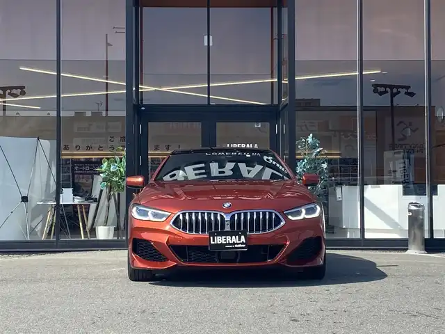 ＢＭＷ ８４０ｉ グランクーペ Mスポーツ 福岡県 2020(令2)年 3.1万km サンセットオレンジ ・サンルーフ/・アクティブクルーズコントロール/・純正ＨＤＤナビ／ＵＳＢ／Ｂｌｕｅｔｏｏｔｈ／ＡｐｐｌｅＣａｒＰｌａｙ・/バックカメラ/・白革シート／シートヒーター/・フルセグ/・ＥＴＣ/・純正１９ＡＷ/・プッシュスタート/・自動駐車システム/・パーキングアシスト/・アイドリングストップ/・スマートキー/・スペアキー/・パワーシート/・レーンキープアシスト/・オートライト/・LEDライト/・ヘッドアップディスプレイ/・ワイヤレス充電/・保証書/・取扱説明書