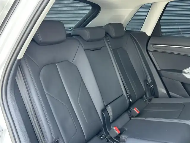 アウディ Ｑ３ 35TDIクワトロ アドバンスド 茨城県 2021(令3)年 3.9万km グレイシアホワイトメタリック ワンオーナー　/ベーシックＰＫＧ/・シートヒーター/・パワーシート/・パワーテールゲート/・オートホールド/・アドバンストキー　/アシスタンスＰＫＧ/・ＡＣＣ/・オートハイビーム/・サイドアシスト　/・レーンアシスト/３６０度カメラ　/パーキングエイド/黒革/ＬＥＤ　/純正１８ｉｎＡＷ　/ＥＴＣ2.0　/禁煙車