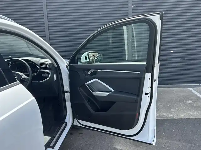 アウディ Ｑ３ 35TDIクワトロ アドバンスド 茨城県 2021(令3)年 3.9万km グレイシアホワイトメタリック ワンオーナー　/ベーシックＰＫＧ/・シートヒーター/・パワーシート/・パワーテールゲート/・オートホールド/・アドバンストキー　/アシスタンスＰＫＧ/・ＡＣＣ/・オートハイビーム/・サイドアシスト　/・レーンアシスト/３６０度カメラ　/パーキングエイド/黒革/ＬＥＤ　/純正１８ｉｎＡＷ　/ＥＴＣ2.0　/禁煙車
