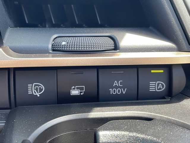トヨタ クラウン スポーツ Z 秋田県 2024(令6)年 2万km プレシャスホワイトパール ４WD/純正メモリナビ/純正ETC2.0/全方位バックカメラ/運助パワーシート/運助エアシート/運助シートヒーター/純正AW/置くだけ充電器あり