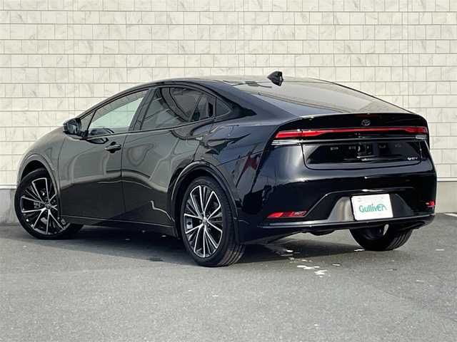 トヨタ プリウス Z 愛知県 2024(令6)年 0.6万km アティチュードブラックマイカ ・純正ディスプレイオーディオ（ナビ付き）/・全方位カメラ/・フルセグTV/・ETC2.0/・Bluetooth/USB接続/・パワーシート（D）/・合成皮革シート/・シートヒーター（D/N）/・シートベンチレーション（D/N）/・ステアリングヒーター/・純正フロアマット/・電動リアゲート/・純正19インチアルミホイール/・アダプティブクルーズコントロール/・パーキングアシスト/・LEDヘッドライト/・オートマチックハイビーム/・コーナーセンサー/・横滑り防止装置/・衝突軽減ブレーキ/・電動パーキングブレーキ/・ブレーキホールド/・充電用USBポート（5個）