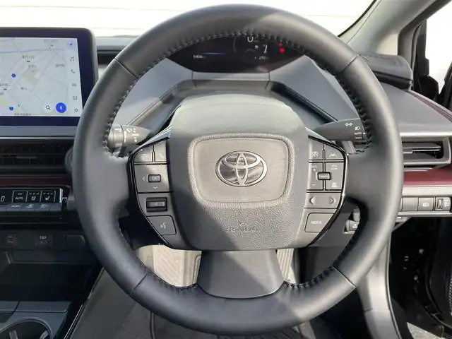 トヨタ プリウス Z 愛知県 2024(令6)年 0.6万km アティチュードブラックマイカ ・純正ディスプレイオーディオ（ナビ付き）/・全方位カメラ/・フルセグTV/・ETC2.0/・Bluetooth/USB接続/・パワーシート（D）/・合成皮革シート/・シートヒーター（D/N）/・シートベンチレーション（D/N）/・ステアリングヒーター/・純正フロアマット/・電動リアゲート/・純正19インチアルミホイール/・アダプティブクルーズコントロール/・パーキングアシスト/・LEDヘッドライト/・オートマチックハイビーム/・コーナーセンサー/・横滑り防止装置/・衝突軽減ブレーキ/・電動パーキングブレーキ/・ブレーキホールド/・充電用USBポート（5個）