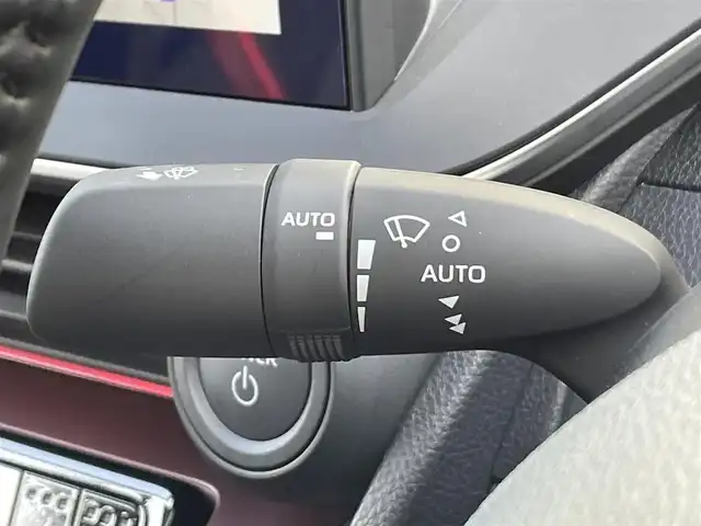トヨタ プリウス Z 愛知県 2024(令6)年 0.6万km アティチュードブラックマイカ ・純正ディスプレイオーディオ（ナビ付き）/・全方位カメラ/・フルセグTV/・ETC2.0/・Bluetooth/USB接続/・パワーシート（D）/・合成皮革シート/・シートヒーター（D/N）/・シートベンチレーション（D/N）/・ステアリングヒーター/・純正フロアマット/・電動リアゲート/・純正19インチアルミホイール/・アダプティブクルーズコントロール/・パーキングアシスト/・LEDヘッドライト/・オートマチックハイビーム/・コーナーセンサー/・横滑り防止装置/・衝突軽減ブレーキ/・電動パーキングブレーキ/・ブレーキホールド/・充電用USBポート（5個）
