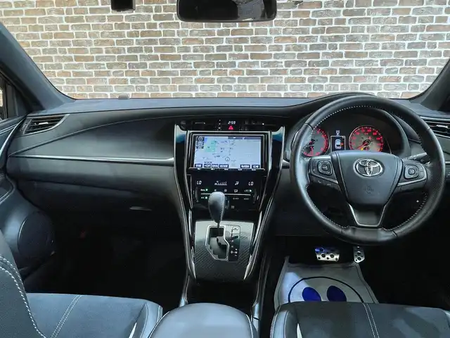 トヨタ ハリアー エレガンス G’s 岩手県 2016(平28)年 2.4万km シルバーM ワンオーナー/４WD/専用チューニングサスペンション/Gs専用ブレーキキャリパー/専用スポーティシート/MTモード付きAT/横滑り防止装置/アイドリングストップ/パワーシート/純正ナビ/（CD/DVD/フルセグ/SD/Bluetooth）/ステアリングスイッチ/TVキャンセラー/バックカメラ/ドライブレコーダー/ETC2.0/LEDヘッドランプ/LEDフォグランプ/専用19インチアルミホイール