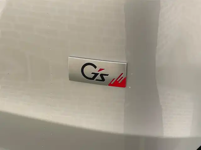 トヨタ ハリアー エレガンス G’s 岩手県 2016(平28)年 2.4万km シルバーM ワンオーナー/４WD/専用チューニングサスペンション/Gs専用ブレーキキャリパー/専用スポーティシート/MTモード付きAT/横滑り防止装置/アイドリングストップ/パワーシート/純正ナビ/（CD/DVD/フルセグ/SD/Bluetooth）/ステアリングスイッチ/TVキャンセラー/バックカメラ/ドライブレコーダー/ETC2.0/LEDヘッドランプ/LEDフォグランプ/専用19インチアルミホイール