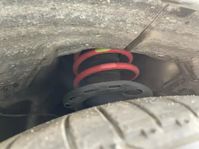 トヨタ ハリアー エレガンス G’s 岩手県 2016(平28)年 2.4万km シルバーM ワンオーナー/４WD/専用チューニングサスペンション/Gs専用ブレーキキャリパー/専用スポーティシート/MTモード付きAT/横滑り防止装置/アイドリングストップ/パワーシート/純正ナビ/（CD/DVD/フルセグ/SD/Bluetooth）/ステアリングスイッチ/TVキャンセラー/バックカメラ/ドライブレコーダー/ETC2.0/LEDヘッドランプ/LEDフォグランプ/専用19インチアルミホイール