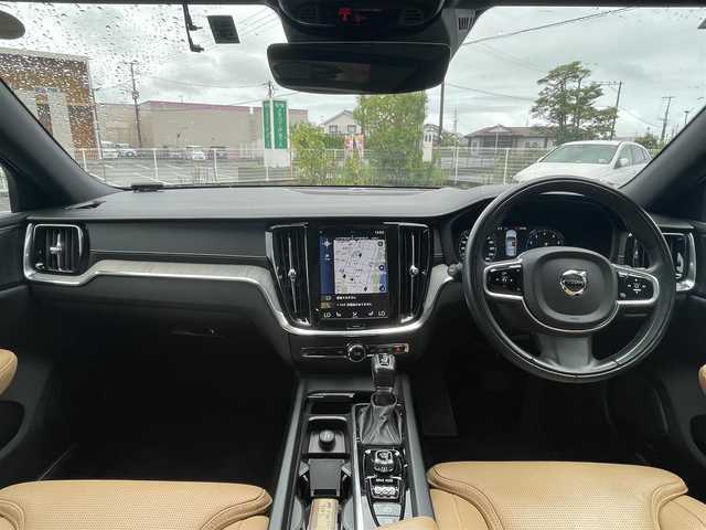 ボルボ Ｖ６０ T5 インスクリプション 宮崎県 2020(令2)年 5.8万km ぺブルグレー 純正ナビ/（Bluetooth/AppleCarPlay/AndroidAuto）/パノラマサンルーフ/アダプティブクルーズコントロール/全方位カメラ/ハーマンカードン/衝突軽減ブレーキ/ヘッドアップディスプレイ/アンバーレザーシート/全席シートヒーター/ベンチレーション/ステアリングヒーター/LEDヘッドライト