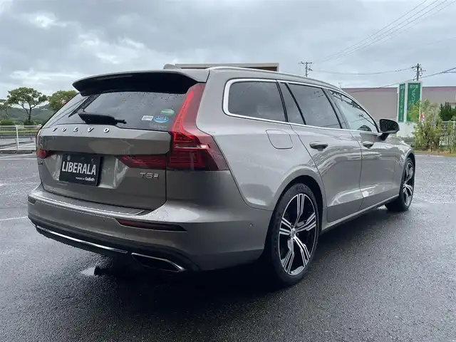ボルボ Ｖ６０ T5 インスクリプション 宮崎県 2020(令2)年 5.8万km ぺブルグレー 純正ナビ/（Bluetooth/AppleCarPlay/AndroidAuto）/パノラマサンルーフ/アダプティブクルーズコントロール/全方位カメラ/ハーマンカードン/衝突軽減ブレーキ/ヘッドアップディスプレイ/アンバーレザーシート/全席シートヒーター/ベンチレーション/ステアリングヒーター/LEDヘッドライト
