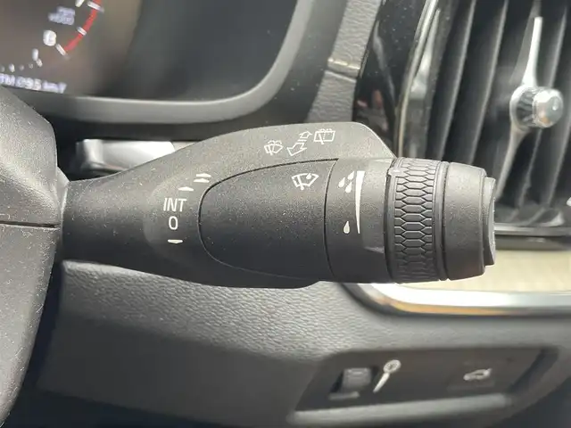 ボルボ Ｖ６０ T5 インスクリプション 宮崎県 2020(令2)年 5.8万km ぺブルグレー 純正ナビ/（Bluetooth/AppleCarPlay/AndroidAuto）/パノラマサンルーフ/アダプティブクルーズコントロール/全方位カメラ/ハーマンカードン/衝突軽減ブレーキ/ヘッドアップディスプレイ/アンバーレザーシート/全席シートヒーター/ベンチレーション/ステアリングヒーター/LEDヘッドライト