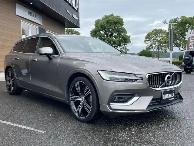 ボルボ Ｖ６０ T5 インスクリプション 宮崎県 2020(令2)年 5.8万km ぺブルグレー 純正ナビ/（Bluetooth/AppleCarPlay/AndroidAuto）/パノラマサンルーフ/アダプティブクルーズコントロール/全方位カメラ/ハーマンカードン/衝突軽減ブレーキ/ヘッドアップディスプレイ/アンバーレザーシート/全席シートヒーター/ベンチレーション/ステアリングヒーター/LEDヘッドライト