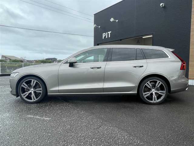ボルボ Ｖ６０ T5 インスクリプション 宮崎県 2020(令2)年 5.8万km ぺブルグレー 純正ナビ/（Bluetooth/AppleCarPlay/AndroidAuto）/パノラマサンルーフ/アダプティブクルーズコントロール/全方位カメラ/ハーマンカードン/衝突軽減ブレーキ/ヘッドアップディスプレイ/アンバーレザーシート/全席シートヒーター/ベンチレーション/ステアリングヒーター/LEDヘッドライト