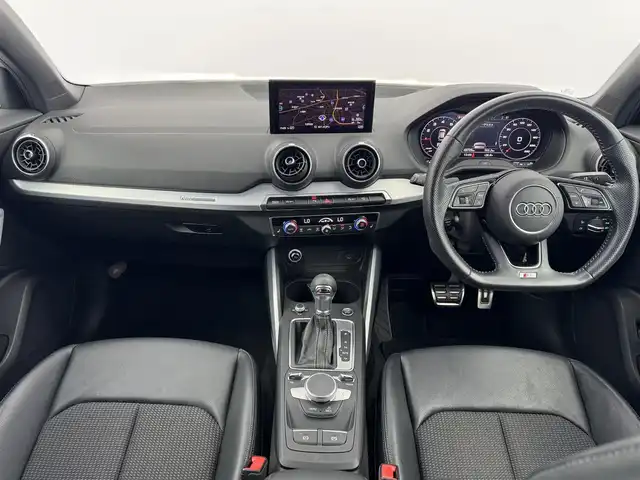 アウディ Ｑ２ 30TFSIスポーツ 愛知県 2018(平30)年 4.9万km 白 ナビ　/バックカメラ　/ＥＴＣ２．０　/クルコン　/前席シートヒーター　/パワーバックドア　/パドルシフト　/レザー調シート　/ＵＳＢ　/ＡＵＸ　/ＬＥＤライト　/オートライト　/アルミホイール　/ＣＤ　/ＤＶＤ　/スペアキー