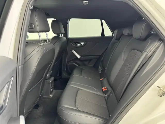 アウディ Ｑ２ 30TFSIスポーツ 愛知県 2018(平30)年 4.9万km 白 ナビ　/バックカメラ　/ＥＴＣ２．０　/クルコン　/前席シートヒーター　/パワーバックドア　/パドルシフト　/レザー調シート　/ＵＳＢ　/ＡＵＸ　/ＬＥＤライト　/オートライト　/アルミホイール　/ＣＤ　/ＤＶＤ　/スペアキー