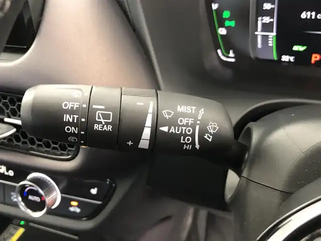 ホンダ ＺＲ－Ｖ ハイブリッド e:HEV Z 愛知県 2024(令6)年 1万km クリスタルブラックパール ワンオーナー/ホンダセンシング/　・衝突軽減ブレーキ/　・前後誤発進抑制/　・ブラインドスポットインフォメーション/　・追従クルーズコントロール/　・レーキープアシスト/　・トラフィックジャムアシスト/　・標識認識機能/　・歩行者事故低減ステアリング/　・パーキングセンサー/　・後退出庫サポート/　・オートハイビーム/　・アダプティブコーナリングライト/BOSEプレミアムサウンド/置くだけ充電/純正9インチナビ/　（Bluetooth/フルセグTV/AppleCar Play/）/全方位カメラ/ダウンヒルアシストコントロール/パワーテールゲート/レザーシート/パワーシート/シートヒーター/ステアリングヒーター/メモリシート/ETC2.0/ドライブレコーダー/パドルシフト/後席USB/純正18インチAW/オートホールド/ドアバイザー