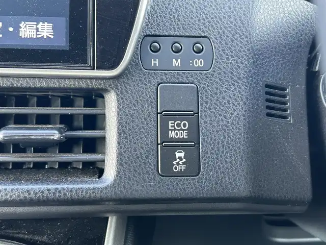 トヨタ エスクァイア Gi 岡山県 2018(平30)年 3.6万km ホワイトパールクリスタルシャイン 純正10インチナビ　NSZN-W68T/フルセグTV、Bluetooth、CD、DVD、AM、FM/純正12.1インチフリップダウンモニター/バックカメラ/前席シートヒーター/両側パワースライドドア/ビルトインETC/クルーズコントロール/純正前方ドライブレコーダー/シートバックテーブル/ロールサンシェード/LEDヘッドランプ/スーパーUVカット・IRカット機能ガラス/リアオートエアコン/トヨタセーフティセンス/・プリクラッシュセーフティ/・レーンディパーチャーアラート/・オートマチックハイビーム/先行車発進お知らせ機能/インテリジェントクリアランスソナー