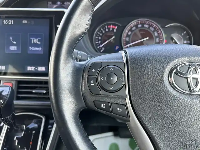 トヨタ エスクァイア Gi 岡山県 2018(平30)年 3.6万km ホワイトパールクリスタルシャイン 純正10インチナビ　NSZN-W68T/フルセグTV、Bluetooth、CD、DVD、AM、FM/純正12.1インチフリップダウンモニター/バックカメラ/前席シートヒーター/両側パワースライドドア/ビルトインETC/クルーズコントロール/純正前方ドライブレコーダー/シートバックテーブル/ロールサンシェード/LEDヘッドランプ/スーパーUVカット・IRカット機能ガラス/リアオートエアコン/トヨタセーフティセンス/・プリクラッシュセーフティ/・レーンディパーチャーアラート/・オートマチックハイビーム/先行車発進お知らせ機能/インテリジェントクリアランスソナー