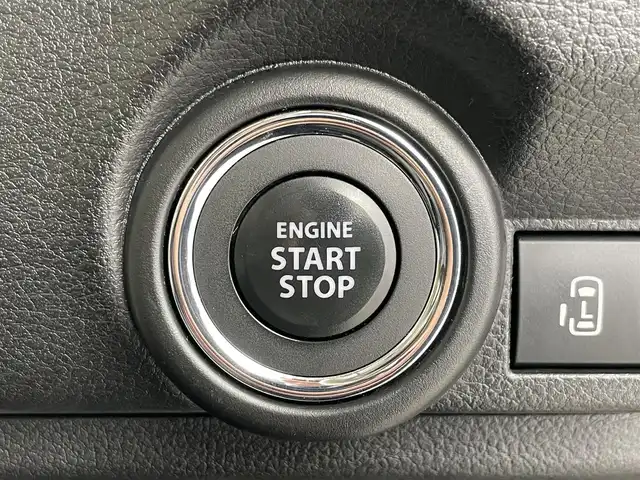 スズキ ワゴンＲ スマイル HYBRID X 愛知県 2023(令5)年 4.2万km ピュアホワイトパール/ブラック2トーン 社外7インチナビ（Panasonic）/バックカメラ/フルセグTV/Bluetooth/ヘッドアップディスプレイ/スズキセーフティーサポート/衝突被害軽減システム/横滑り防止装置/コーナーセンサー/クルーズコントロール/レーンキープアシスト/オートライト/オートマチックハイビーム/LEDヘッドライト/LEDフォグランプ/両側パワースライドドア/シートヒーター/フルフラットシート/ETC/純正フロアマット/プッシュスタート/スマートキー