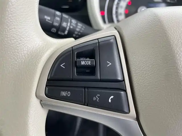 スズキ ワゴンＲ スマイル HYBRID X 愛知県 2023(令5)年 4.2万km ピュアホワイトパール/ブラック2トーン 社外7インチナビ（Panasonic）/バックカメラ/フルセグTV/Bluetooth/ヘッドアップディスプレイ/スズキセーフティーサポート/衝突被害軽減システム/横滑り防止装置/コーナーセンサー/クルーズコントロール/レーンキープアシスト/オートライト/オートマチックハイビーム/LEDヘッドライト/LEDフォグランプ/両側パワースライドドア/シートヒーター/フルフラットシート/ETC/純正フロアマット/プッシュスタート/スマートキー
