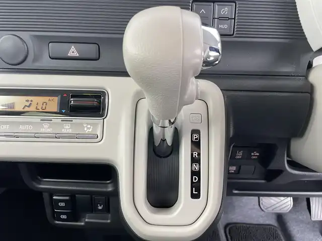 スズキ ワゴンＲ スマイル HYBRID X 愛知県 2023(令5)年 4.2万km ピュアホワイトパール/ブラック2トーン 社外7インチナビ（Panasonic）/バックカメラ/フルセグTV/Bluetooth/ヘッドアップディスプレイ/スズキセーフティーサポート/衝突被害軽減システム/横滑り防止装置/コーナーセンサー/クルーズコントロール/レーンキープアシスト/オートライト/オートマチックハイビーム/LEDヘッドライト/LEDフォグランプ/両側パワースライドドア/シートヒーター/フルフラットシート/ETC/純正フロアマット/プッシュスタート/スマートキー