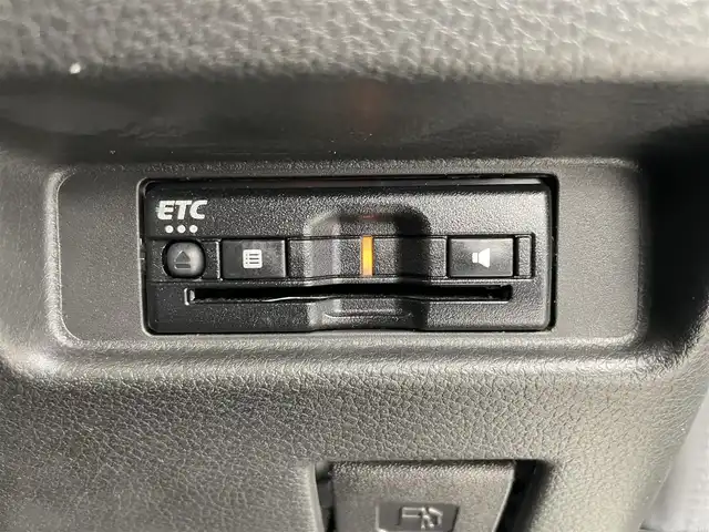 スズキ ワゴンＲ スマイル HYBRID X 愛知県 2023(令5)年 4.2万km ピュアホワイトパール/ブラック2トーン 社外7インチナビ（Panasonic）/バックカメラ/フルセグTV/Bluetooth/ヘッドアップディスプレイ/スズキセーフティーサポート/衝突被害軽減システム/横滑り防止装置/コーナーセンサー/クルーズコントロール/レーンキープアシスト/オートライト/オートマチックハイビーム/LEDヘッドライト/LEDフォグランプ/両側パワースライドドア/シートヒーター/フルフラットシート/ETC/純正フロアマット/プッシュスタート/スマートキー